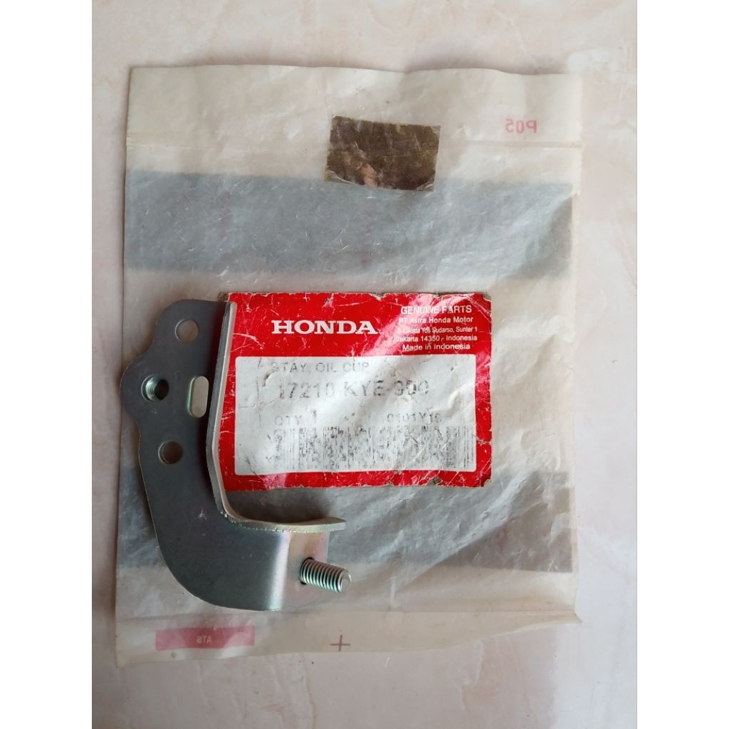 BESI PLAT STAY OIL CUP MEGAPRO NEW MONOSHOCK 2010-2014 ORIGINAL AHM 17210 KYE 900