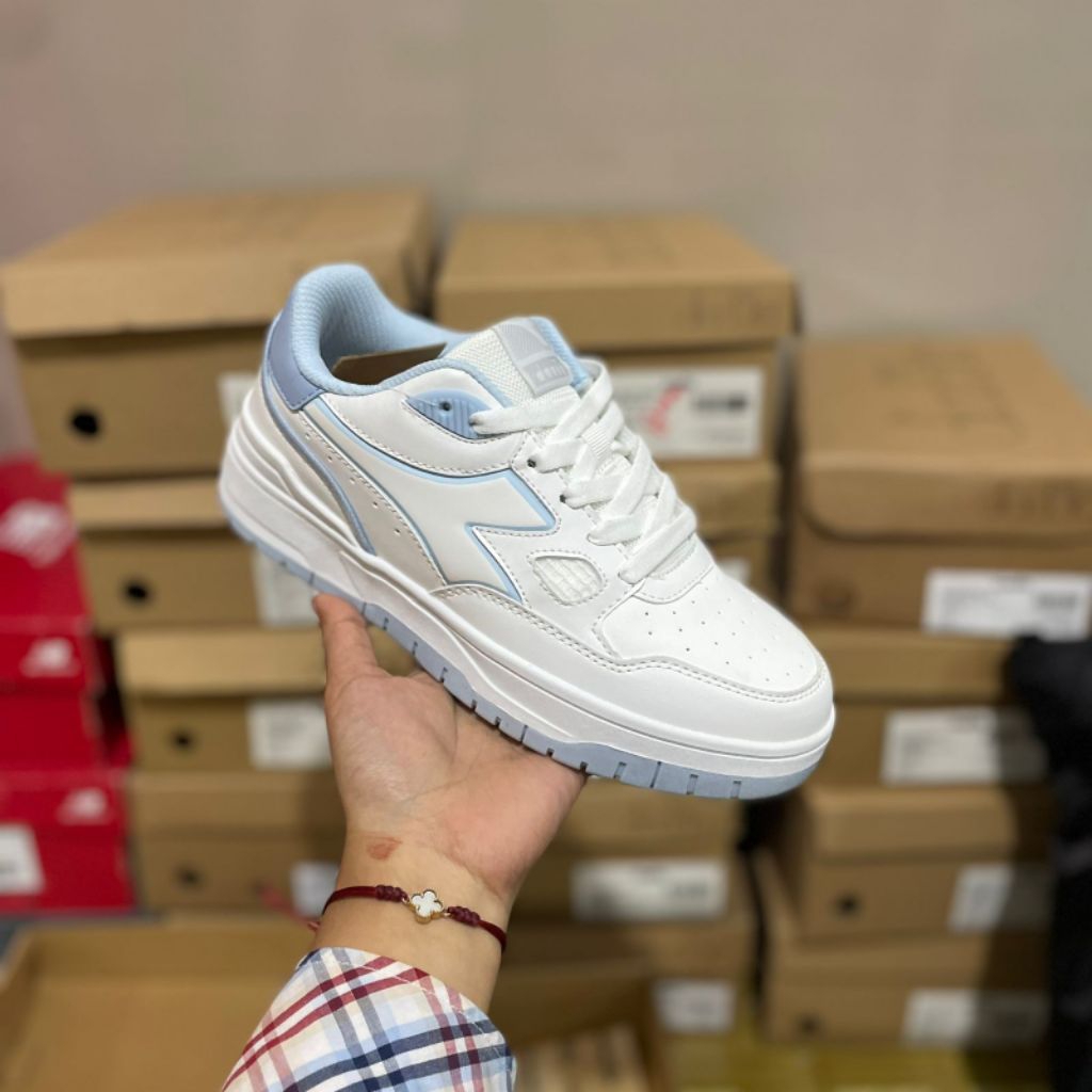 DIADORA NELO (F) WHT/BLUE WOMEN ORIGINAL SALE