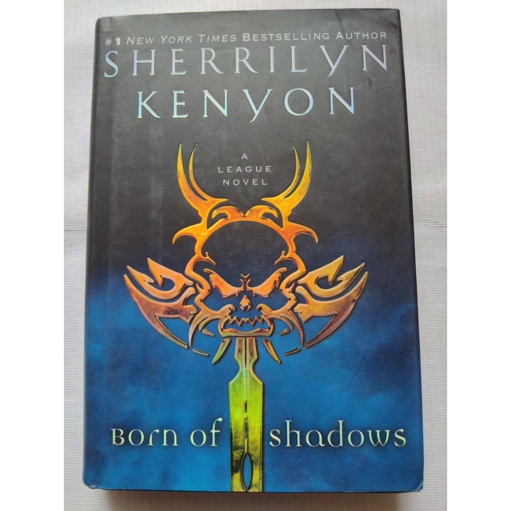 Novel Import New York Times Bestselling BORN OF SHADOWS by Sherrilyn Kenyon Bekas Ori