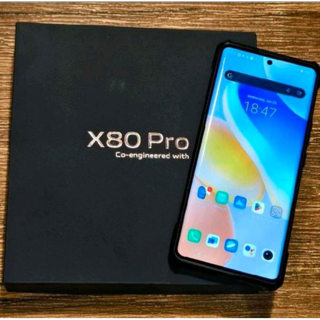 Vivo x80 pro second