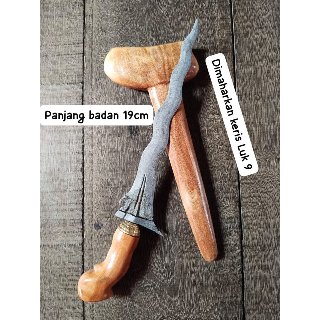 Keris sempana cerita Luk 9