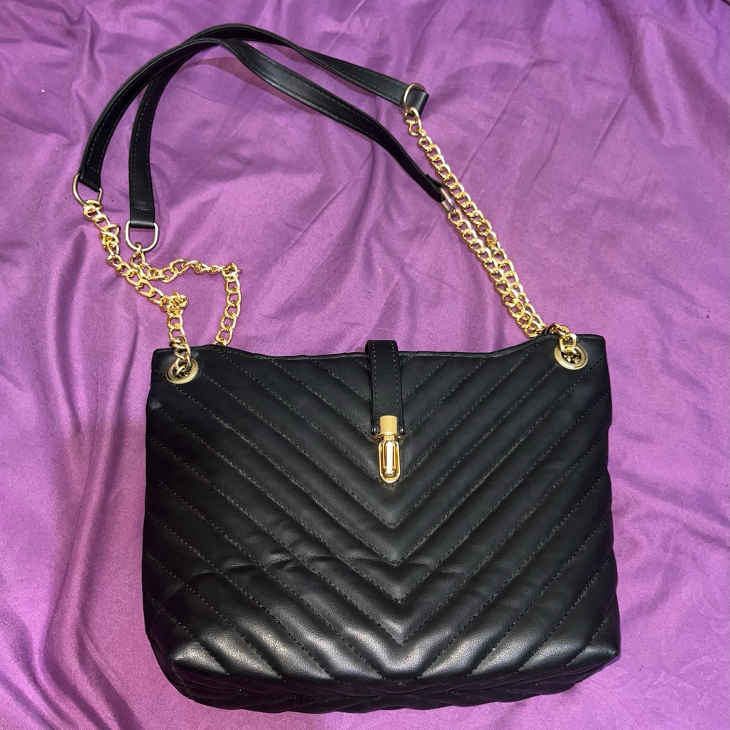 Preloved_TasHitamRantai