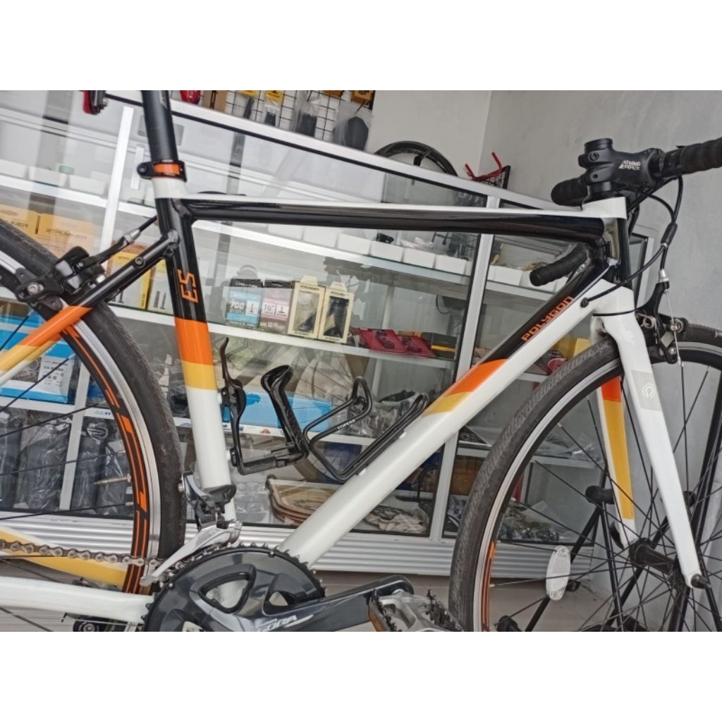 polygon strattos s3 german . size M .second . roadbike murah