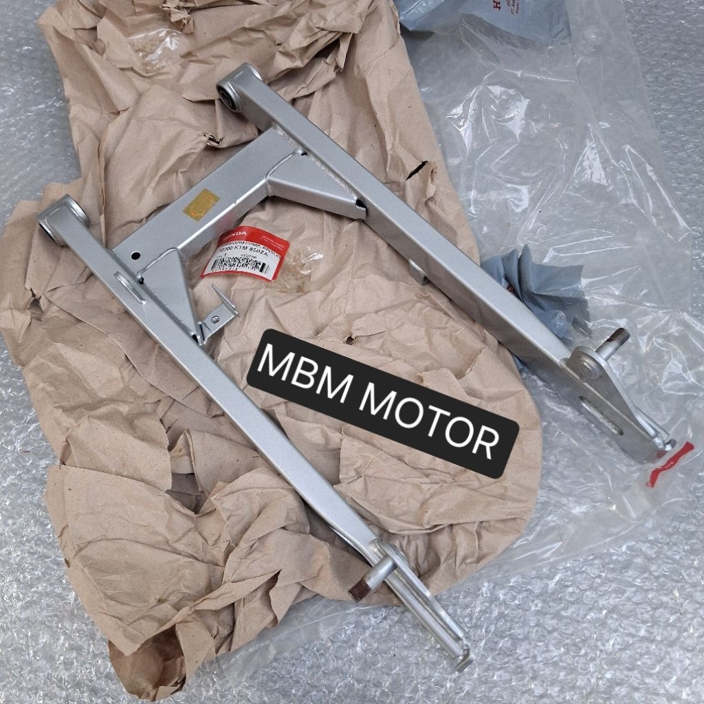 SWING ARM HONDA SUPRA X125 X 125 TROMOL SUPRA FIT NEW REVO 100 LAMA LANCIP ORI AHM 52200-KTM-850ZA L