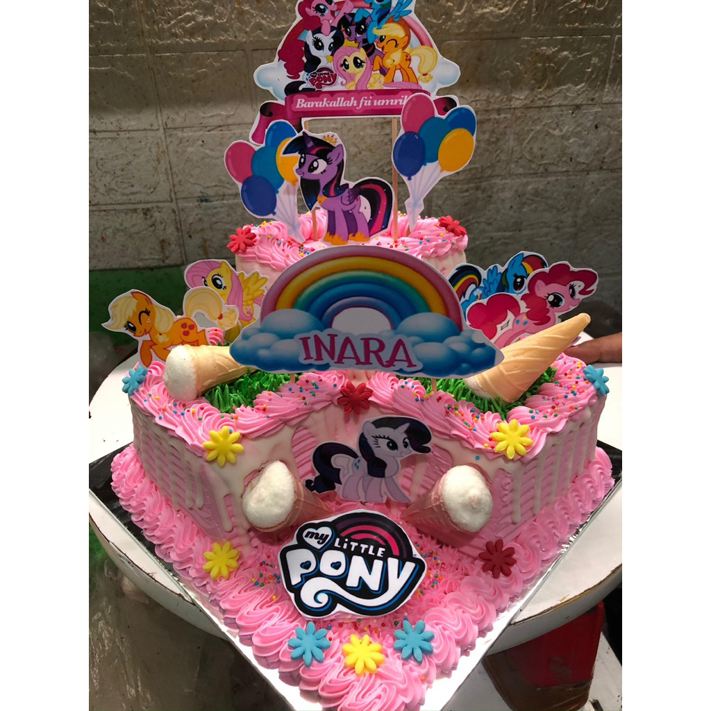 KUE ULANG TAHUN TINGKAT KOTAK SUDUT BISA CUSTOM UK20