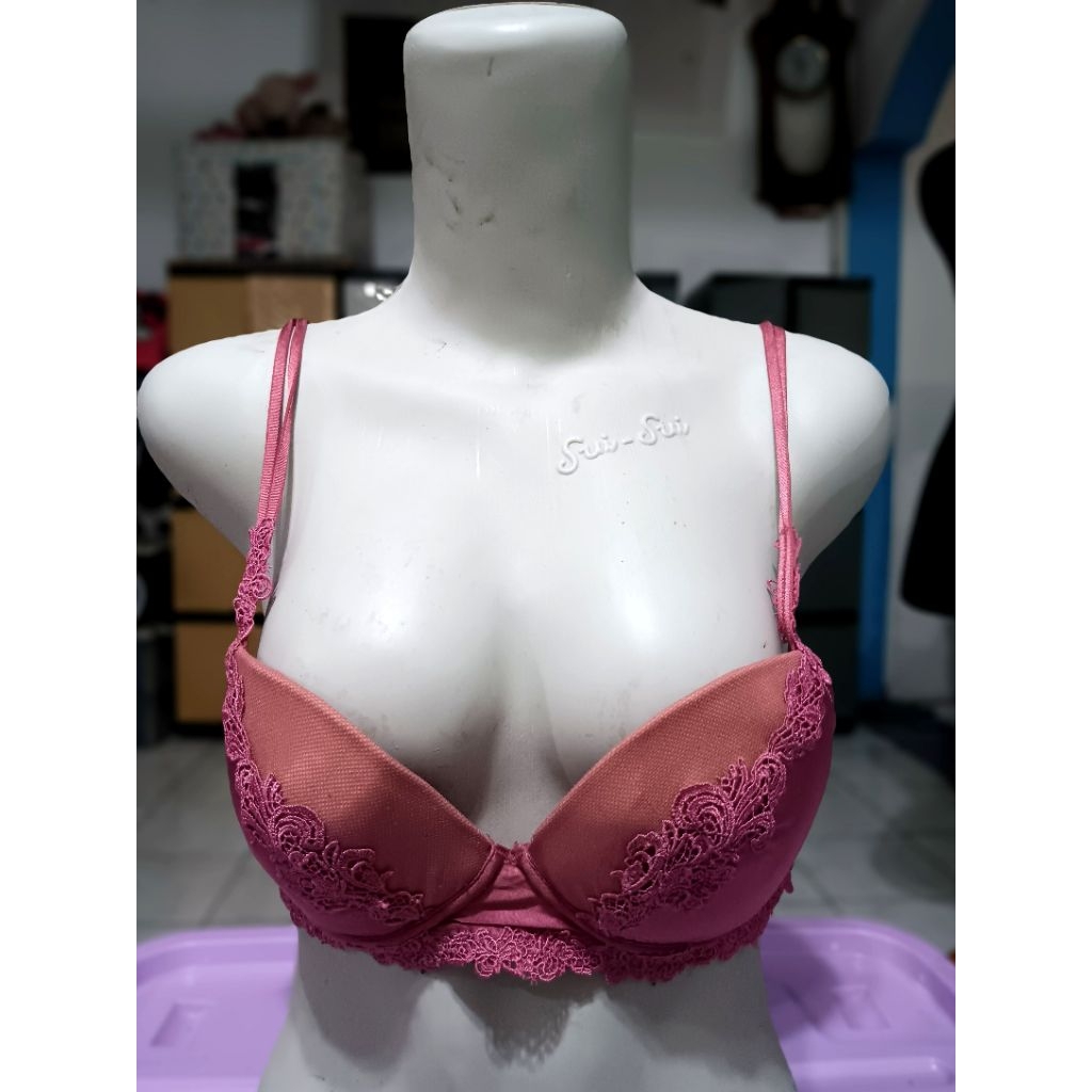 VERA WANG Intimate Bra Size 85/38 Cup A