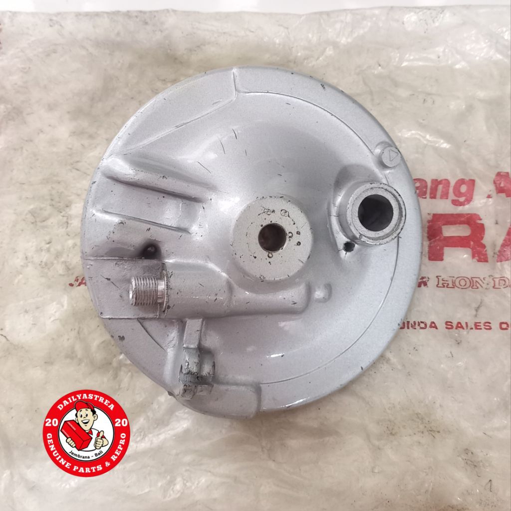 PANEL FRONT BRAKE TUTUP TROMOL DEPAN SILVER HONDA SUPERCUB C700 ASTREA 800 STAR ORIGINAL 45010-GB6-9