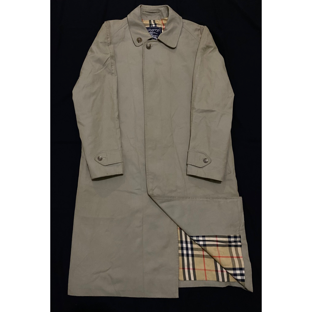 Coat Burberry / Coat Branded Burberry / Coat Branded