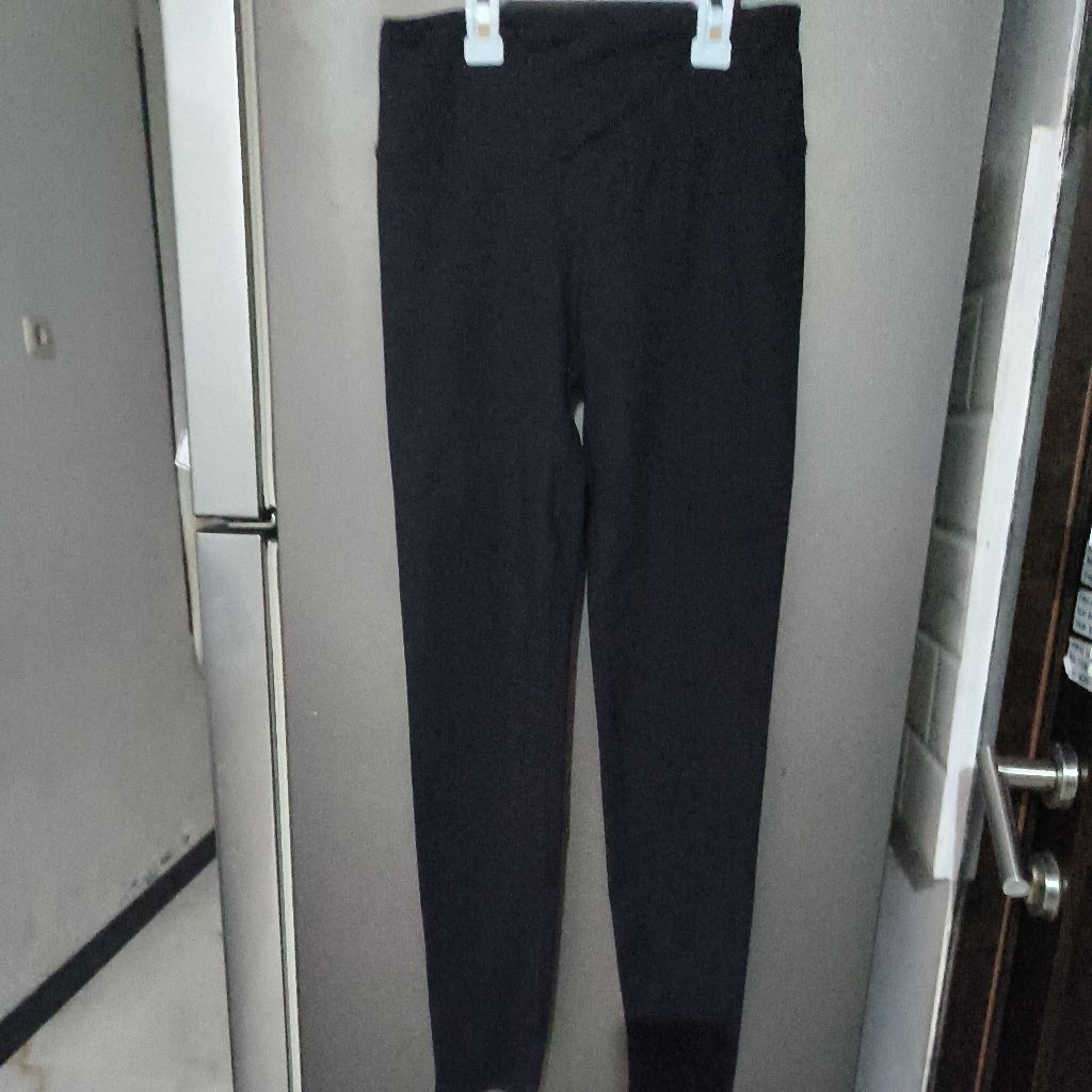 celana legging i body cotton on preloved