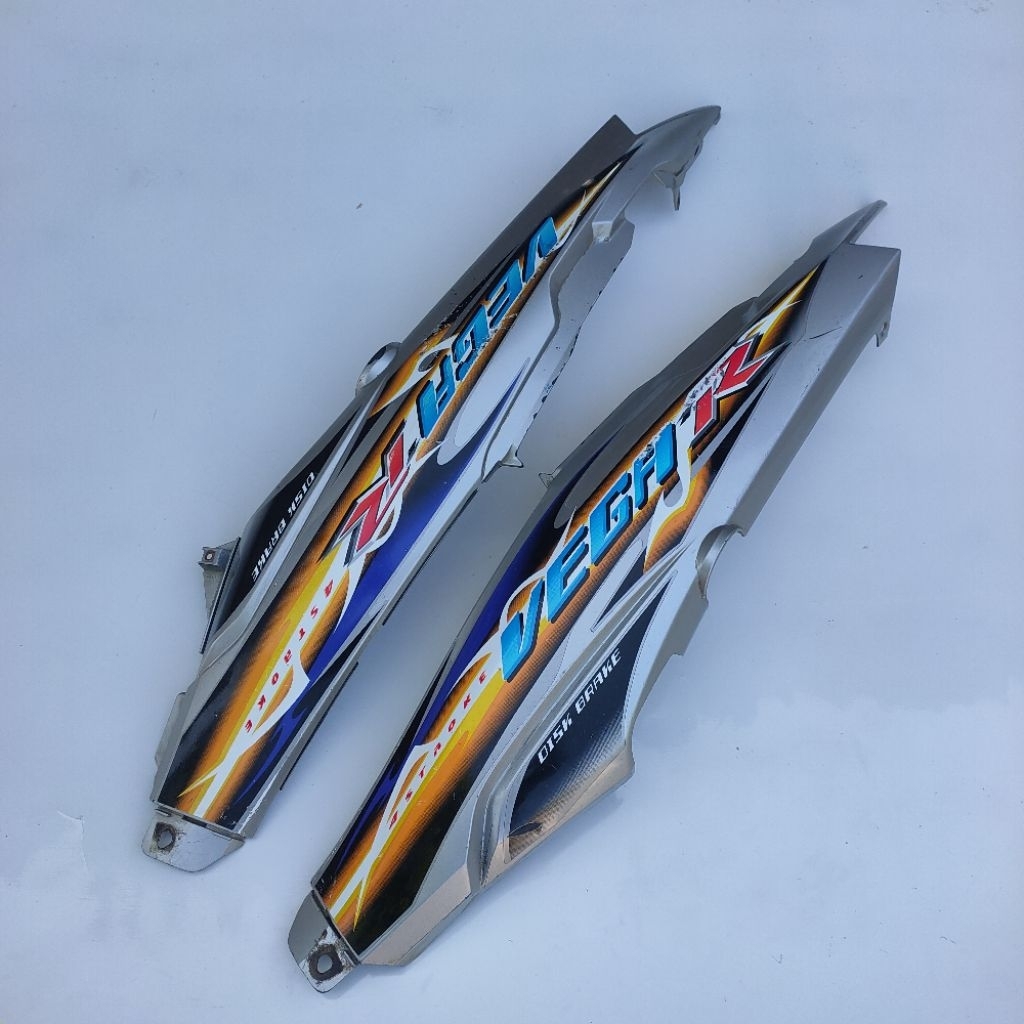 COVER BODY BODI BELAKANG VEGA R NEW SILVER ORIGINAL SEKEN