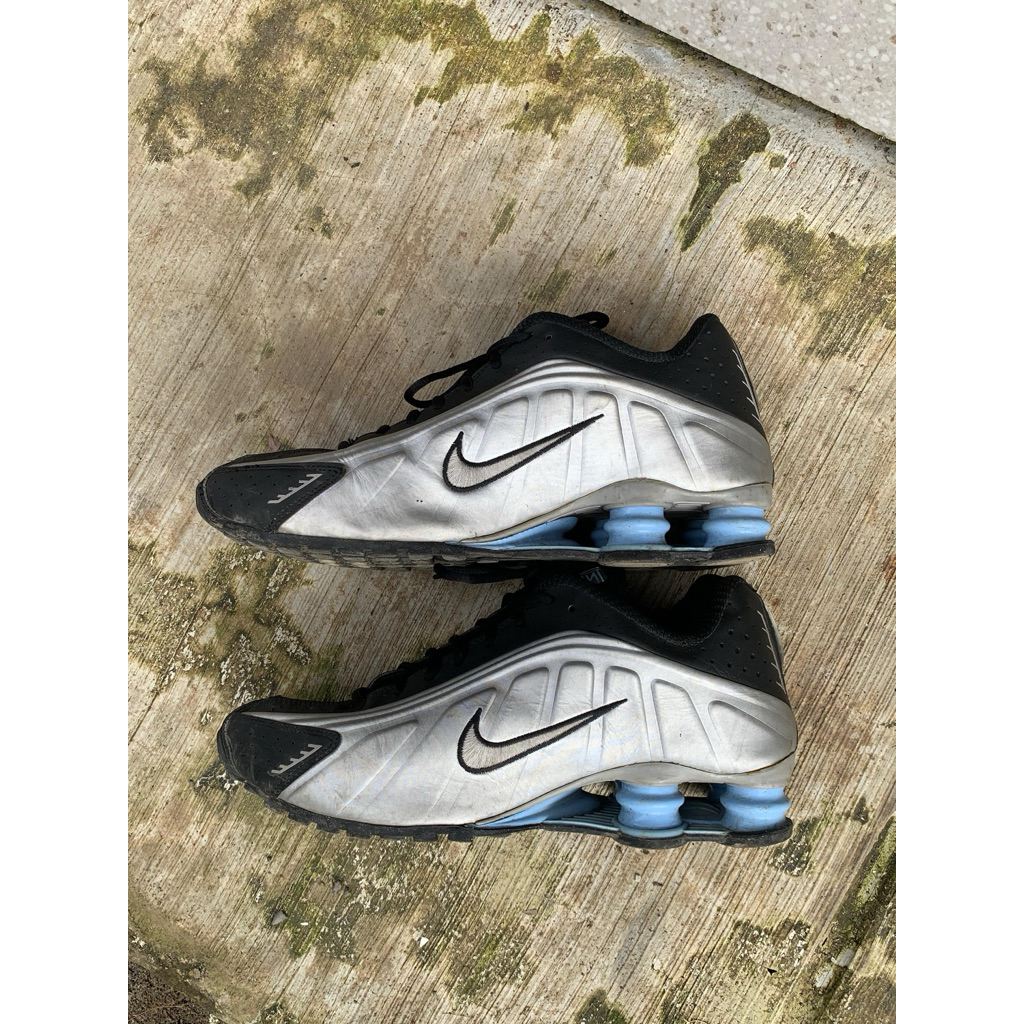 Nike Shox R4
