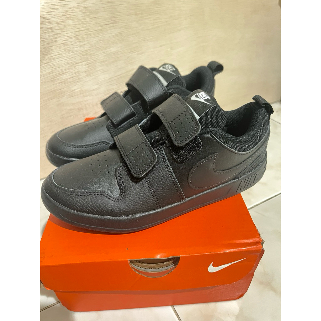Sepatu sekolah anak Nike Pico 5 hitam