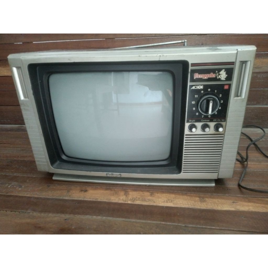 TV JADUL NATIONAL 14 INCHI HITAM PUTIH NYALA