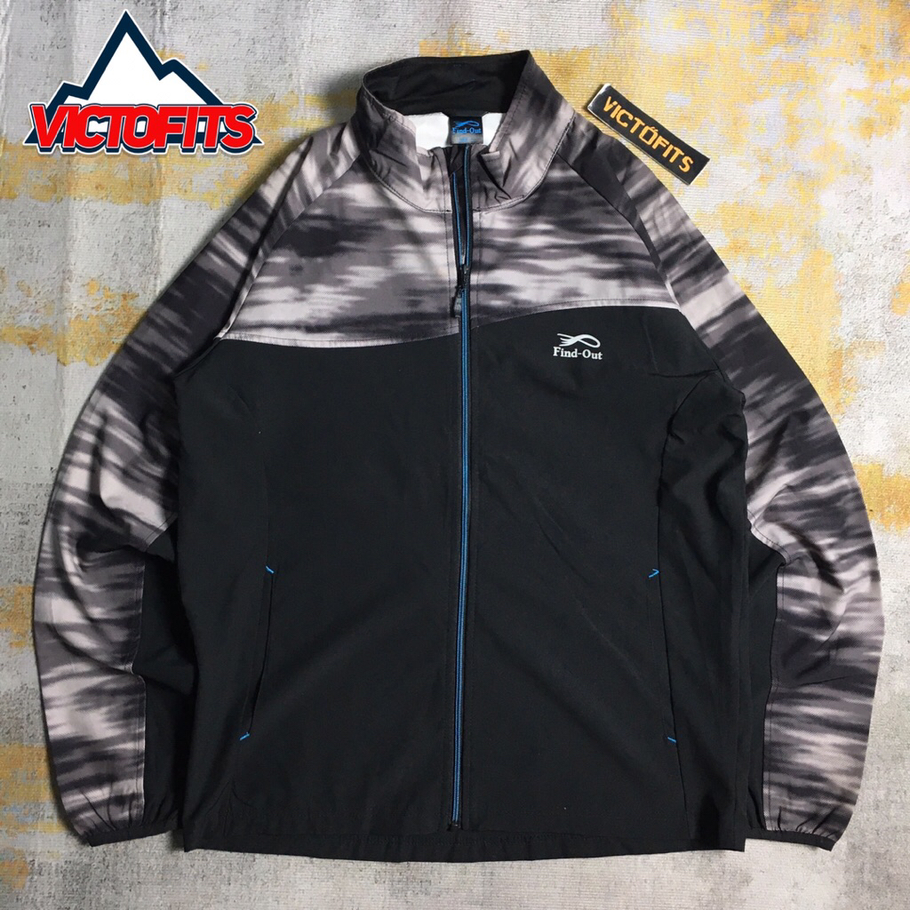 Jaket Windbreaker Find Out Hitam Corak abu