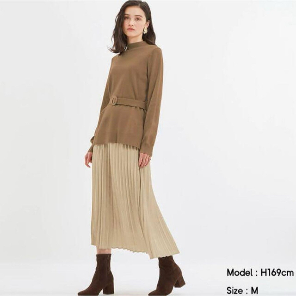 GU by Uniqlo Satin Pleated Skirt