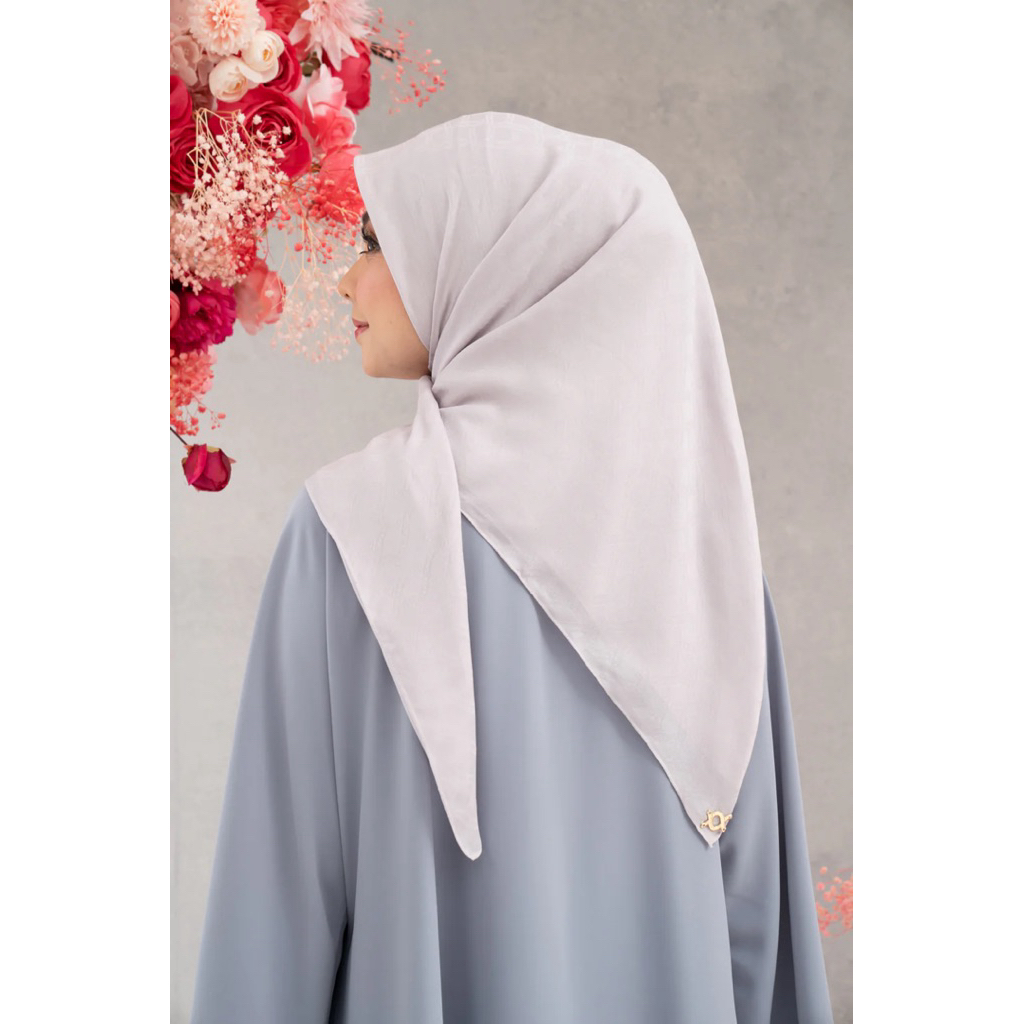 KLAMBY WEARING KLAMBY - SALE NEW - PLAIN SCARF MONOGRAM CHAIN - PUCE