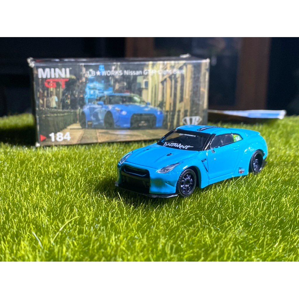 MINI GT NISSAN GT-R R35 LIBERTY WALK LIGHT BLUE #184