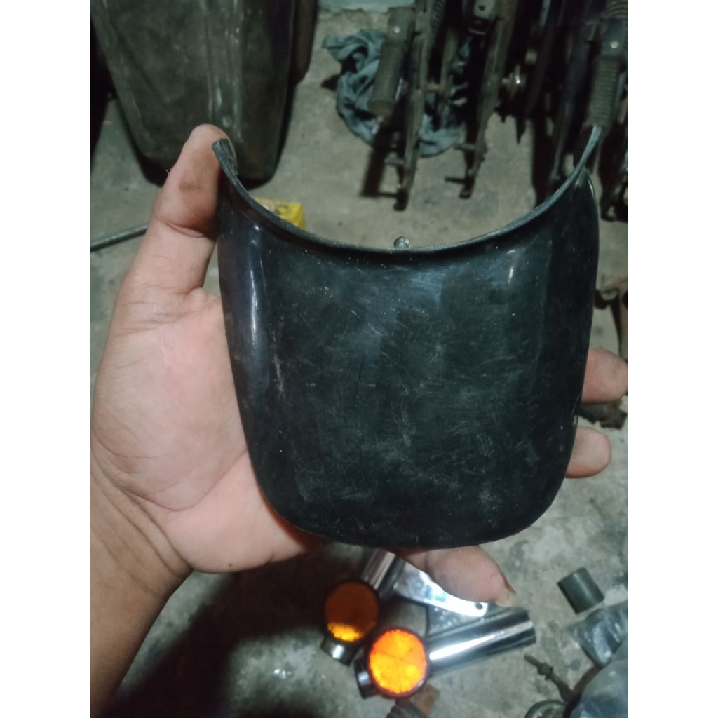 KEPETAN SLEBOR BELAKANG GL125/GL100 ORIGINAL LEPASAN