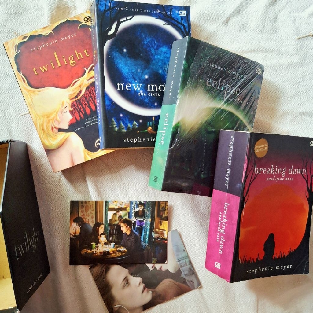 Buku Novel Twilight Saga Series Set New Moon Eclipse Breaking Dawn - Stephenie Meyer JUAL SET FULL S