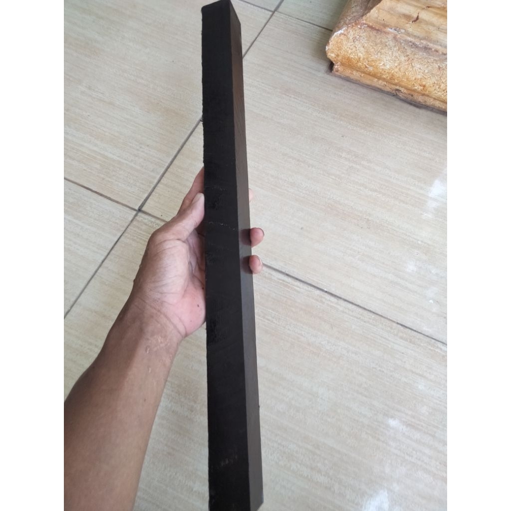 bahan kerajinan kelor hitam/kayu arang kalimantan