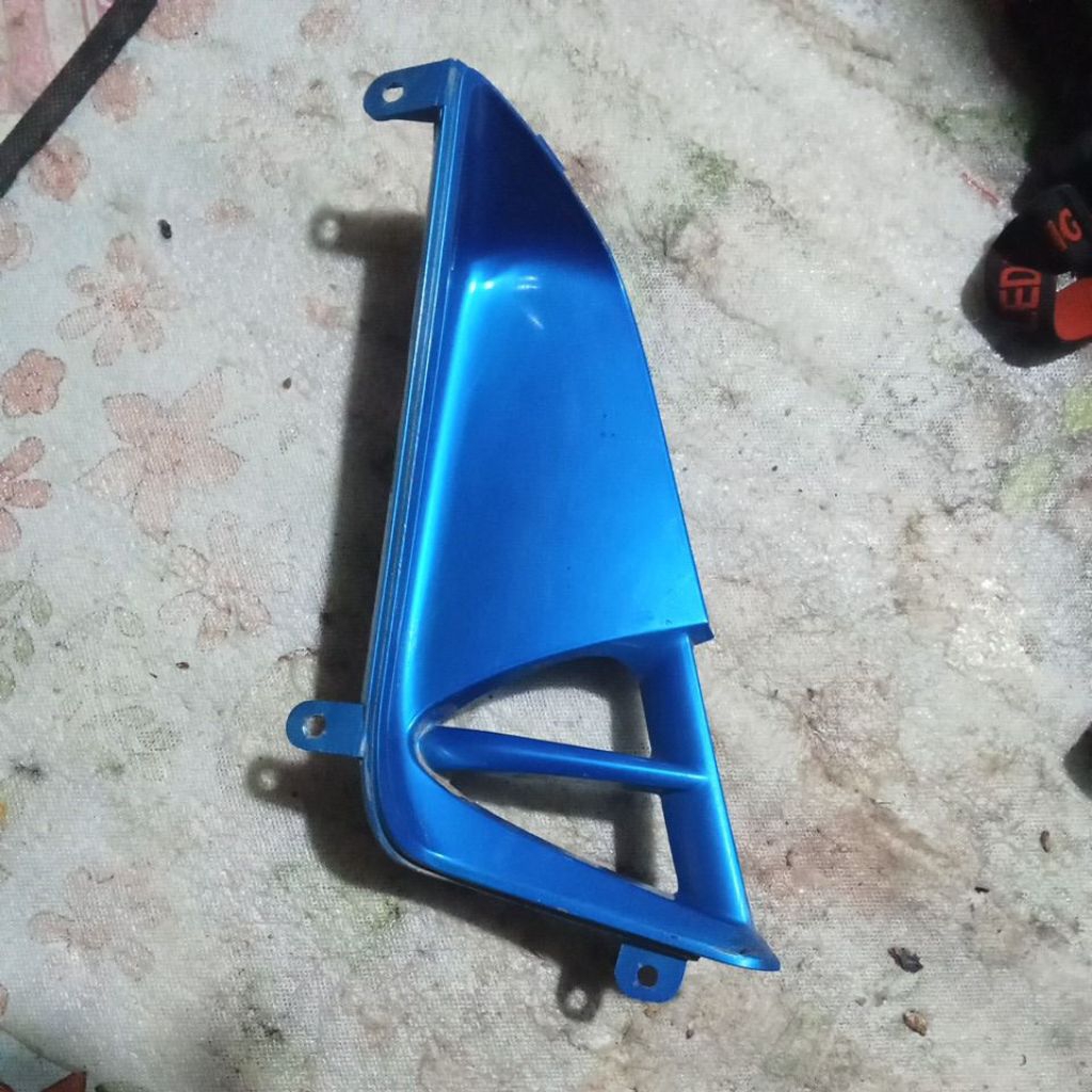 Cover Tebeng Sayap Kiri Warna Biru Honda Supra X 125 Batman Original Copotan Motor Second