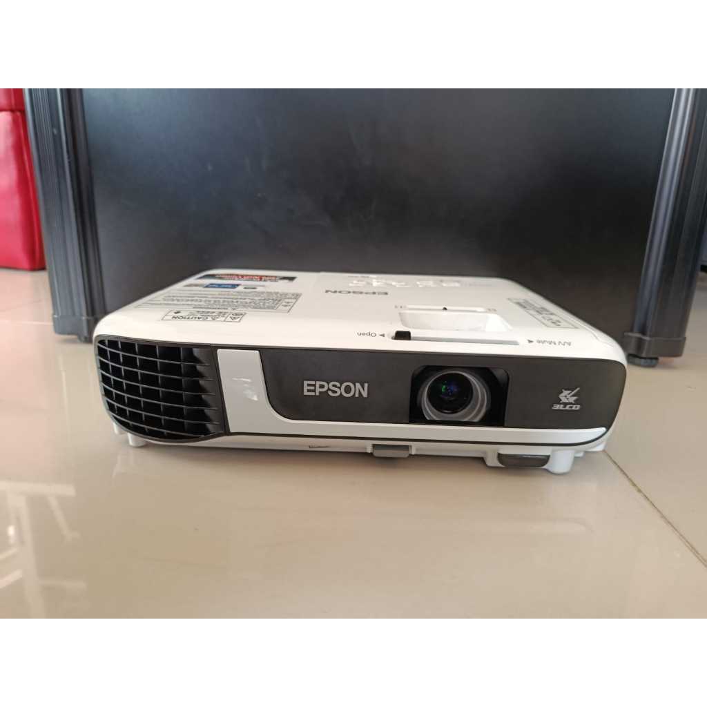 PROYEKTOR EPSON EB-X51 SECOND