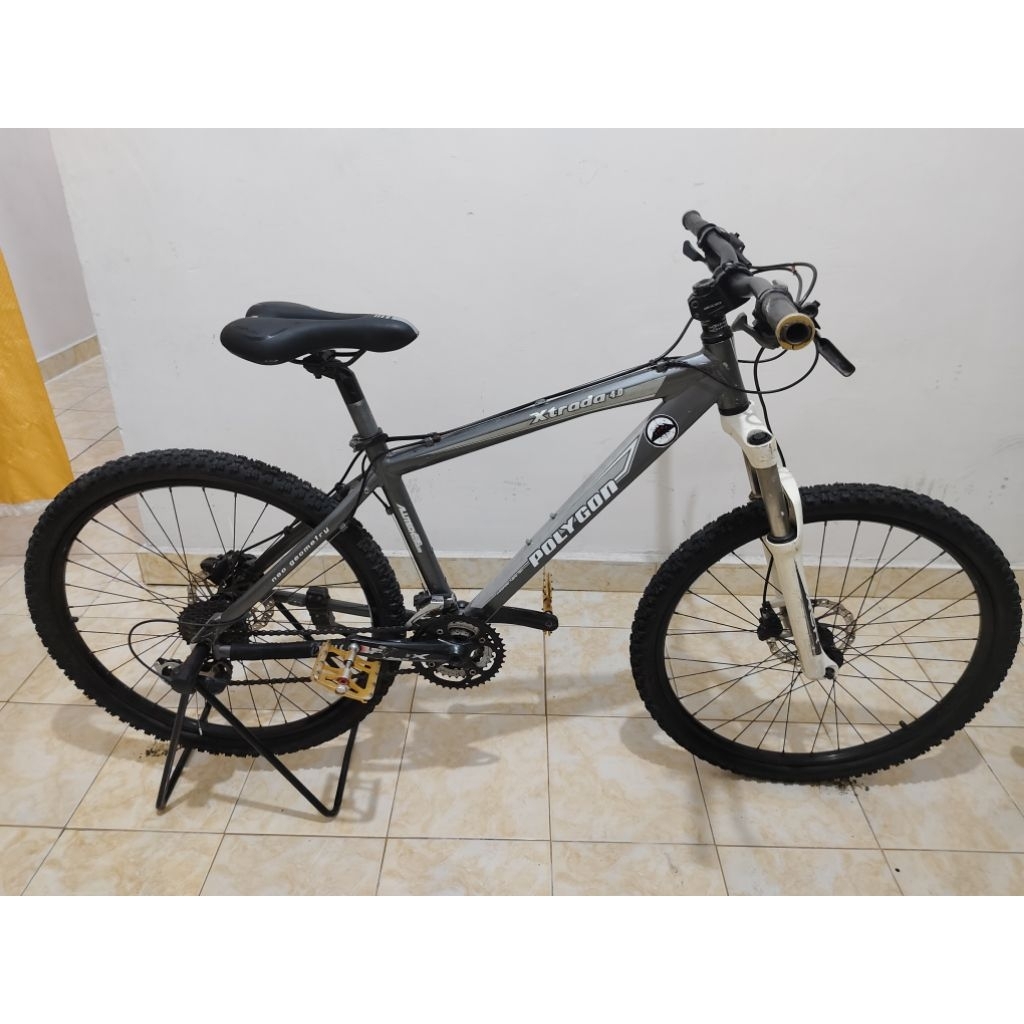 Sepeda Gunung Polygon Xtrada 4.0 26"