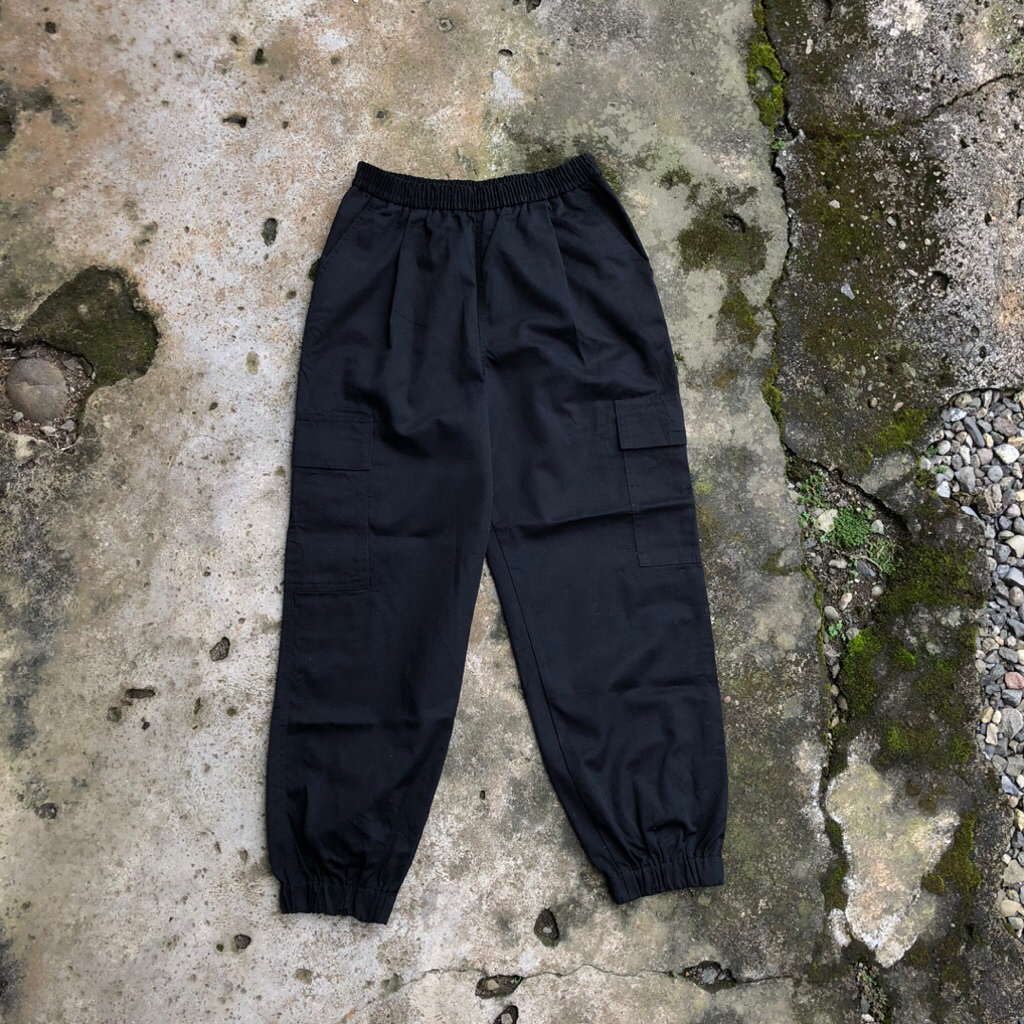 Relaxed joger cargo G.uniqlo ( second/bekas )