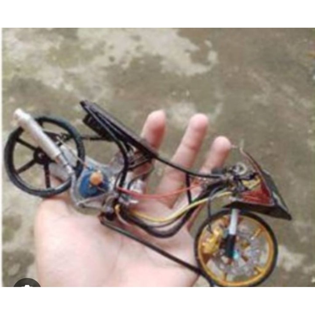 diecast miniatur motor Suzuki sky drive drag sudah di pasang fairing depan