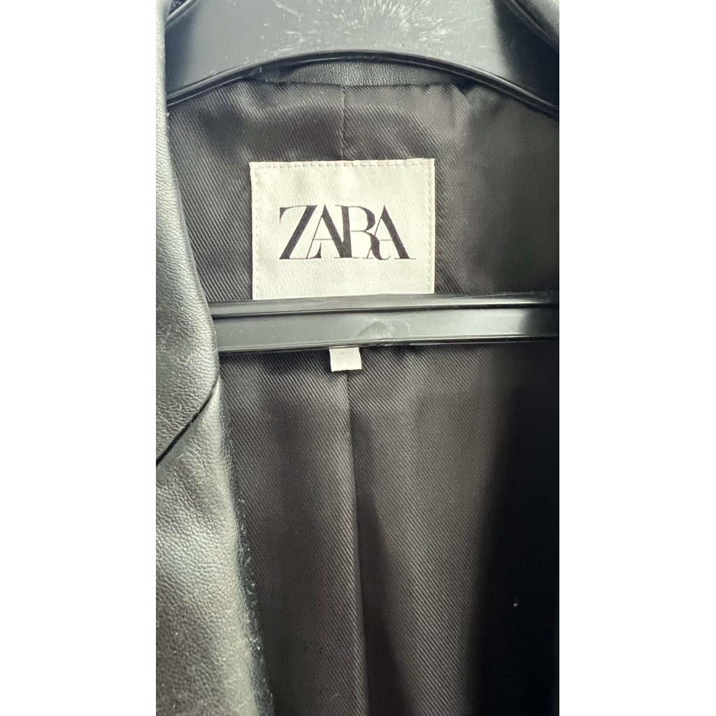 Blazer kulit Zara