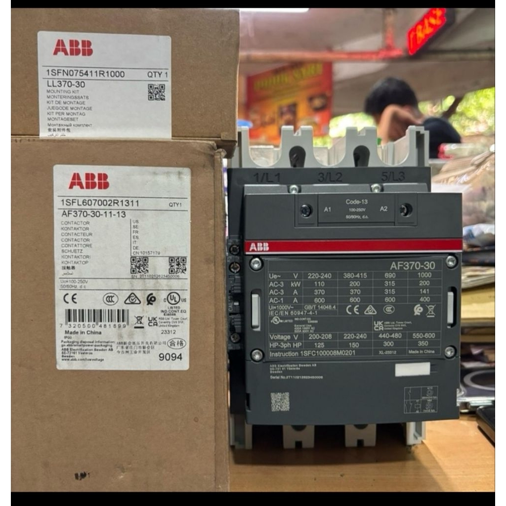 ABB 1SFL607002R1311 KONTAKTOR AF370-30-11-13