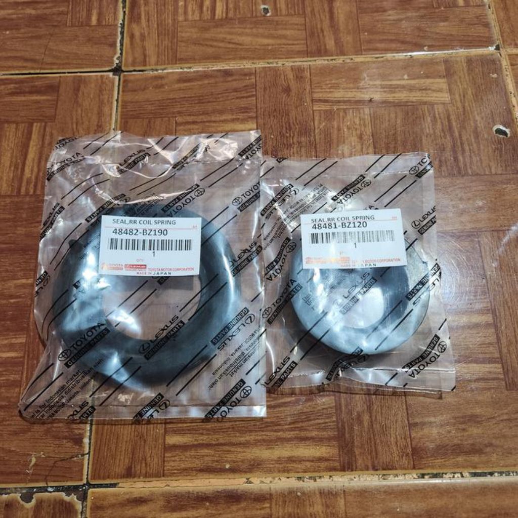 Karet tatakan per keong belakang atas bawah avanza veloz xenia raize rocky 2022 asli harga sepasang 