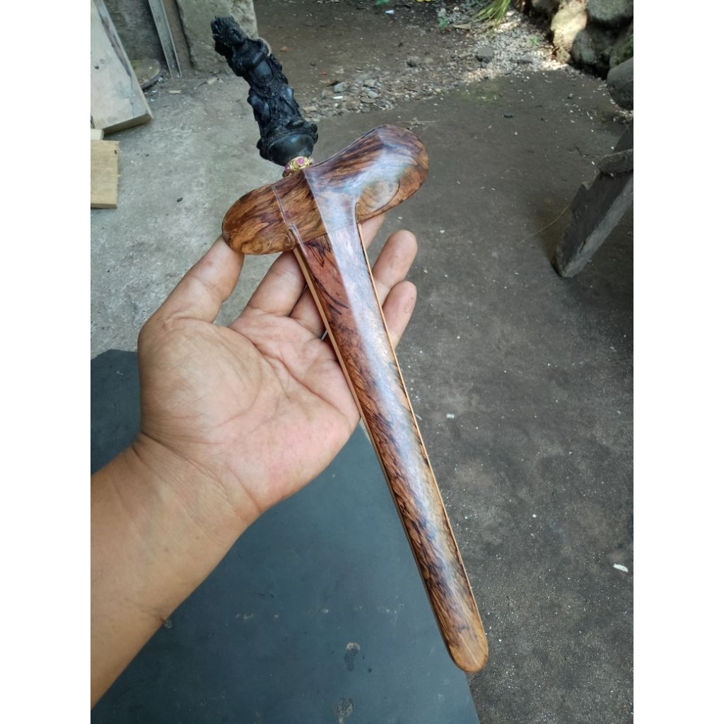keris bali seselet