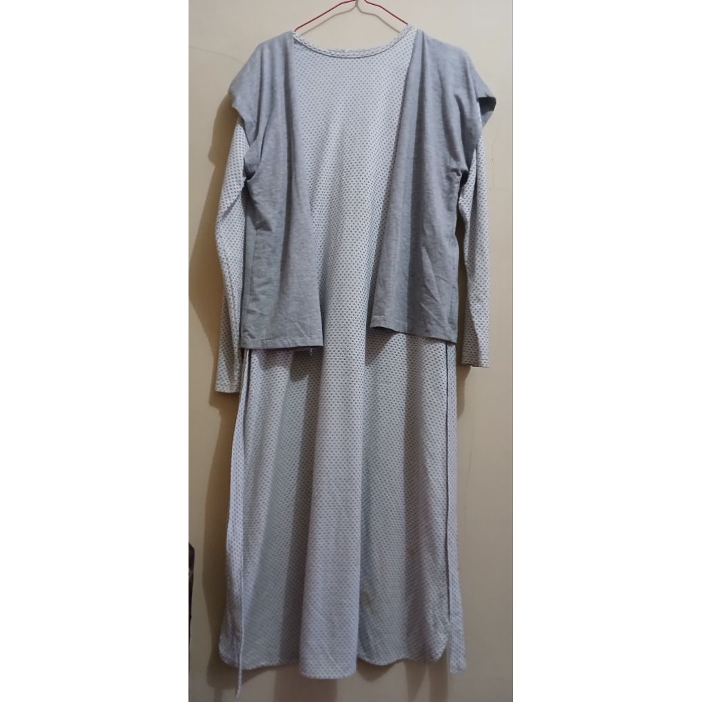 Setelan Tunic Dress Polkadot Abu 2 Lapis (Inner + Outer Look) - Modest Fashion Preloved