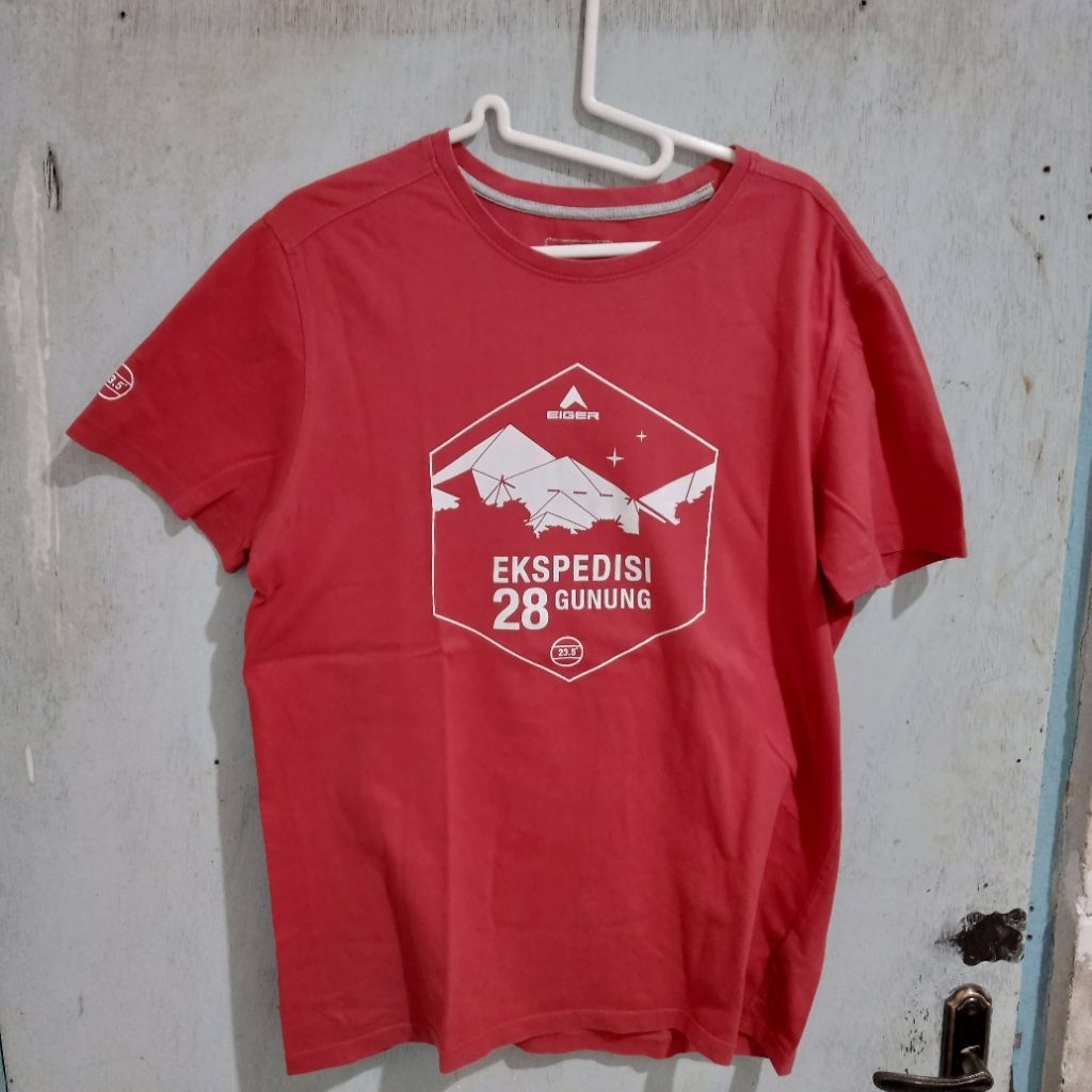 Kaos Eiger Preloved Pria Merah