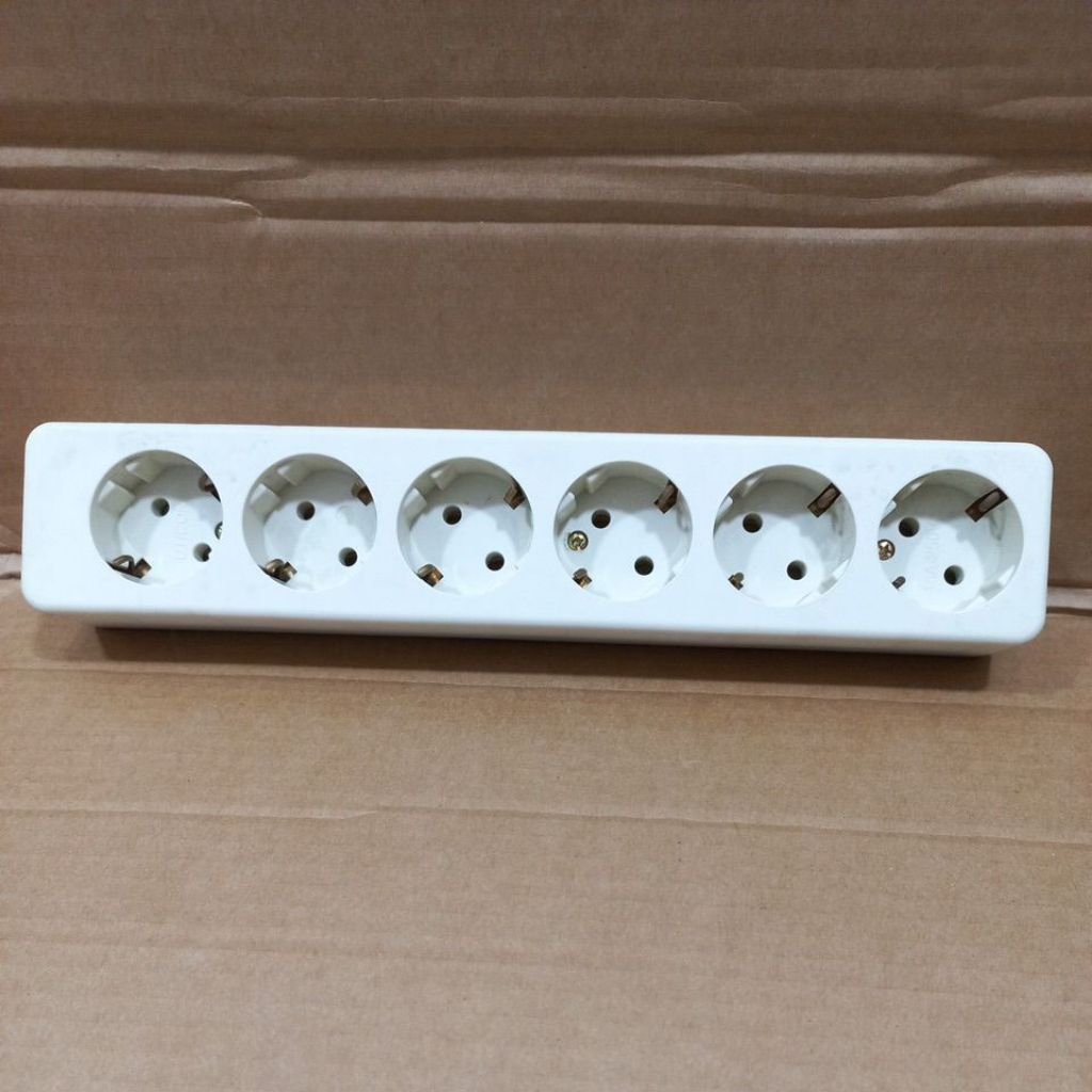 Uticon Stop Kontak 6 Lubang / Colokan Terminal 6 Lubang Kuningan