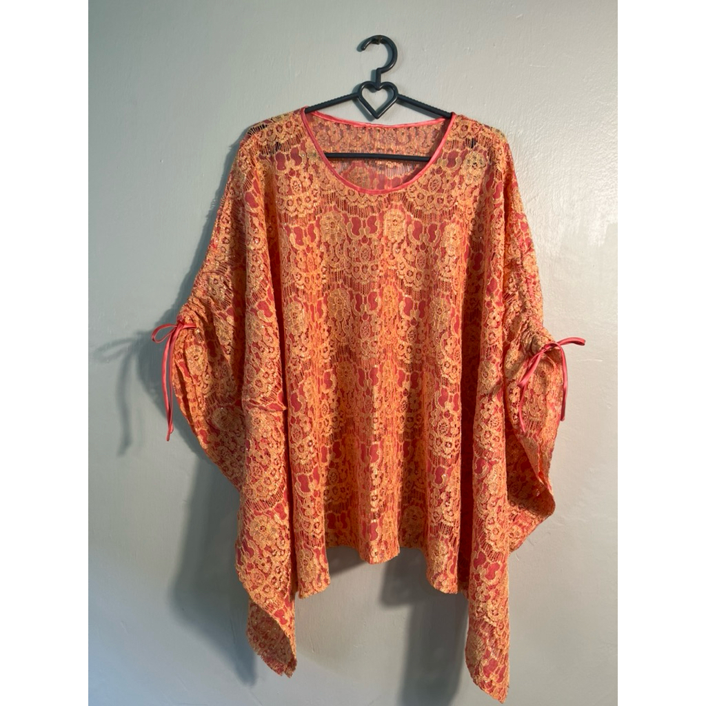 Kebaya Model Kelelawar