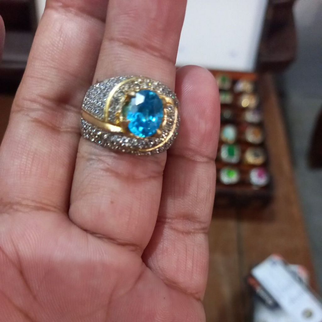 Natural Blue topas swiss non memo