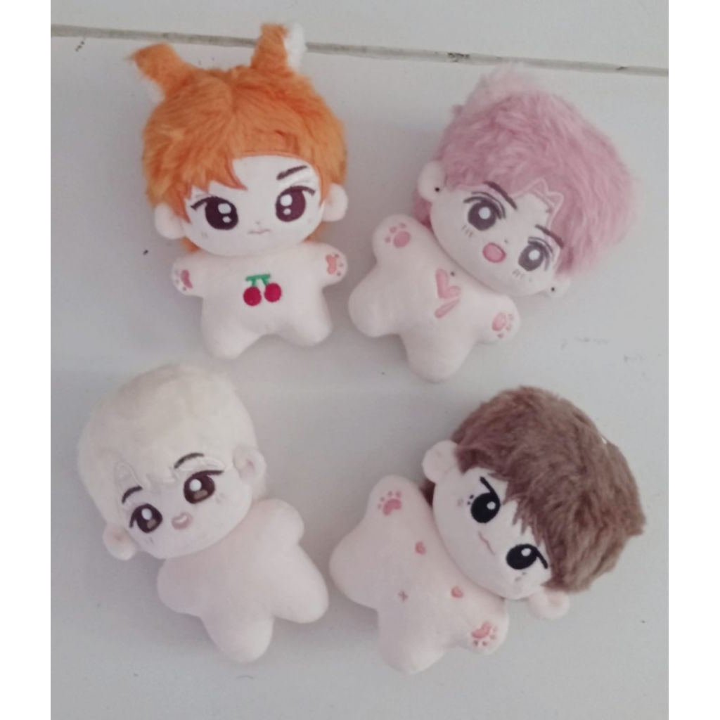 Doll 10cm original maker EXO NCT WAYV SEVENTEEN hendery chanyeol Dino WINWIN boneka