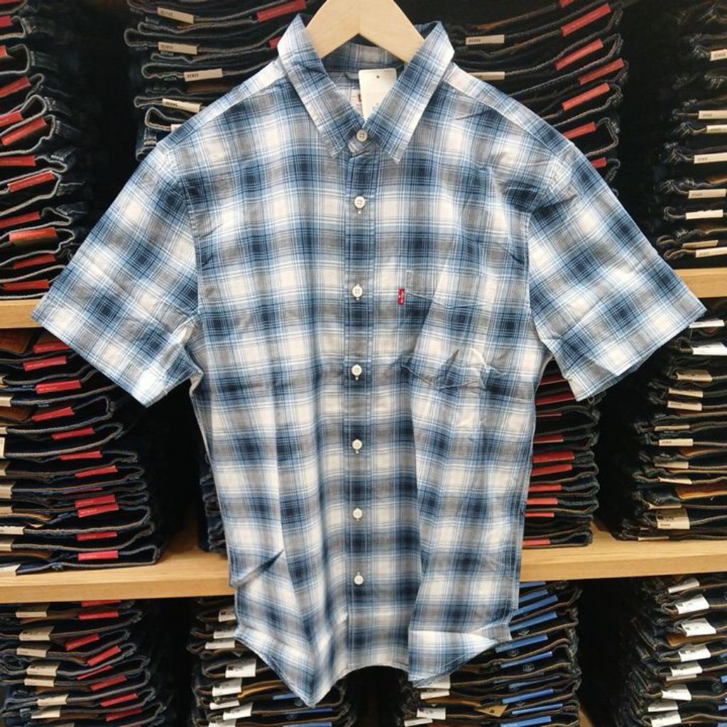 kemeja pendek katun levis