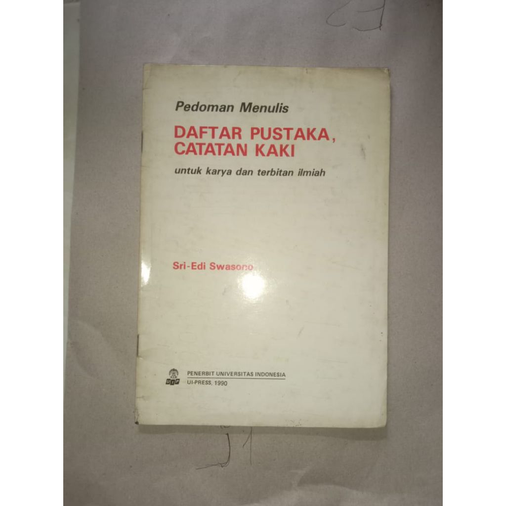 Buku Pedoman Menulis Daftar Pustaka Catatan Kaki