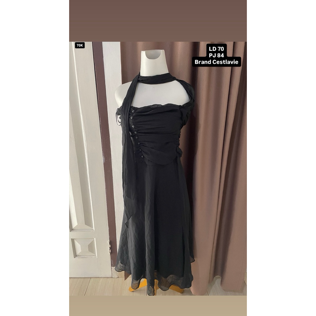34. Dress pesta hitam kemben