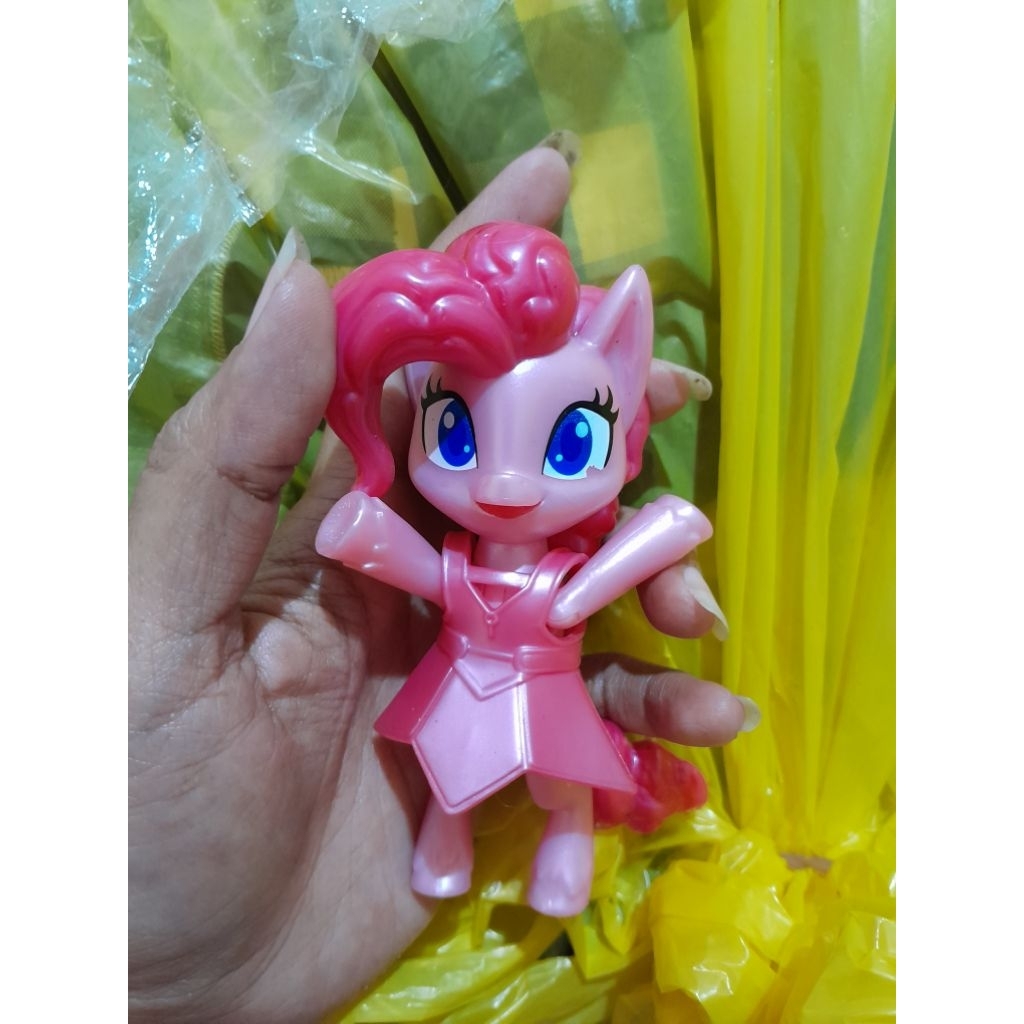 figur kuda pony pink
