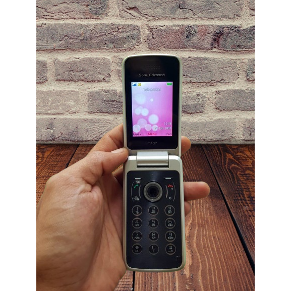 Sony Ericsson T707 HP Jadul Lipat Sony Ericsson