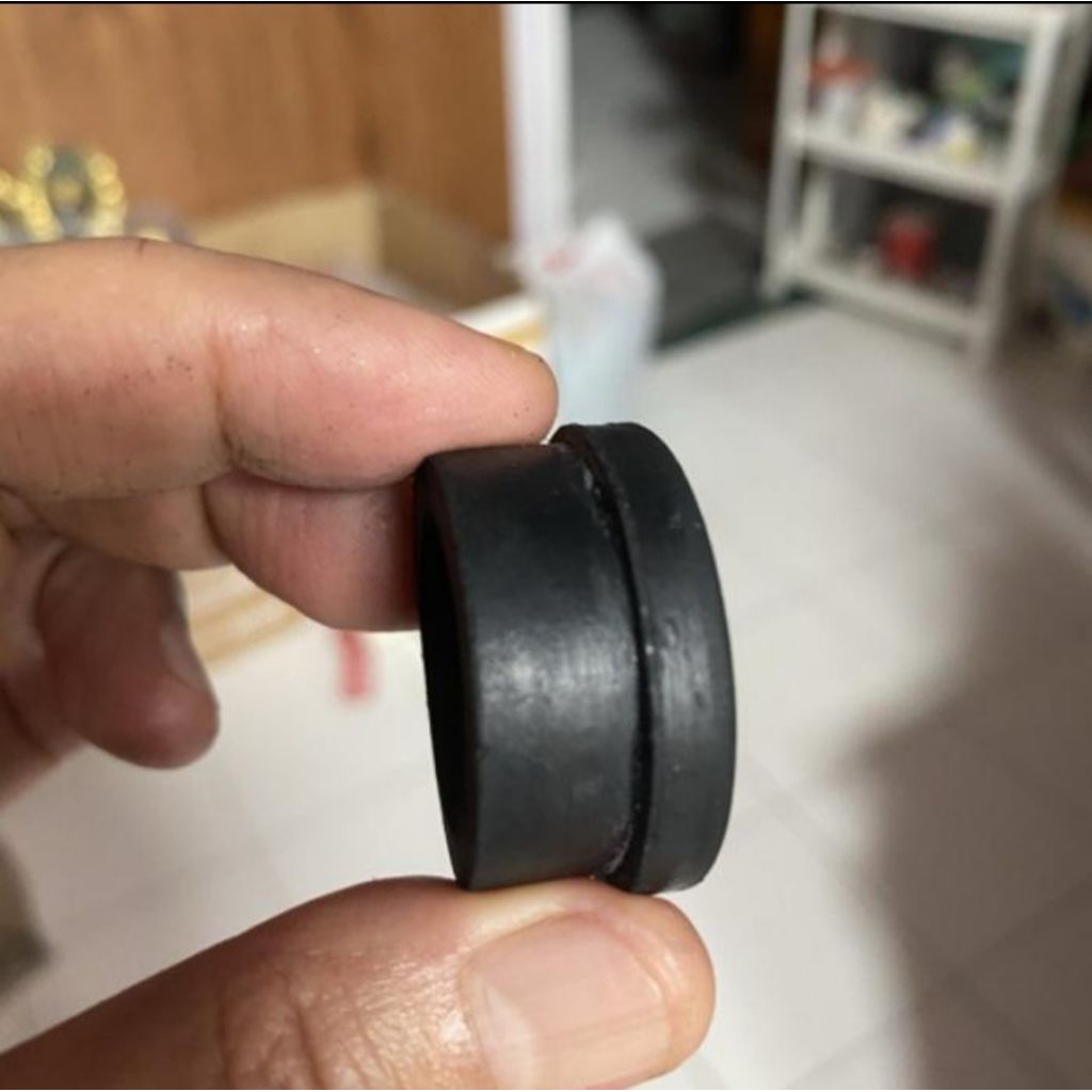 karet Dop 11/4inch (3,cm)tutup pipa besi bulat kaki meja/ Kursi