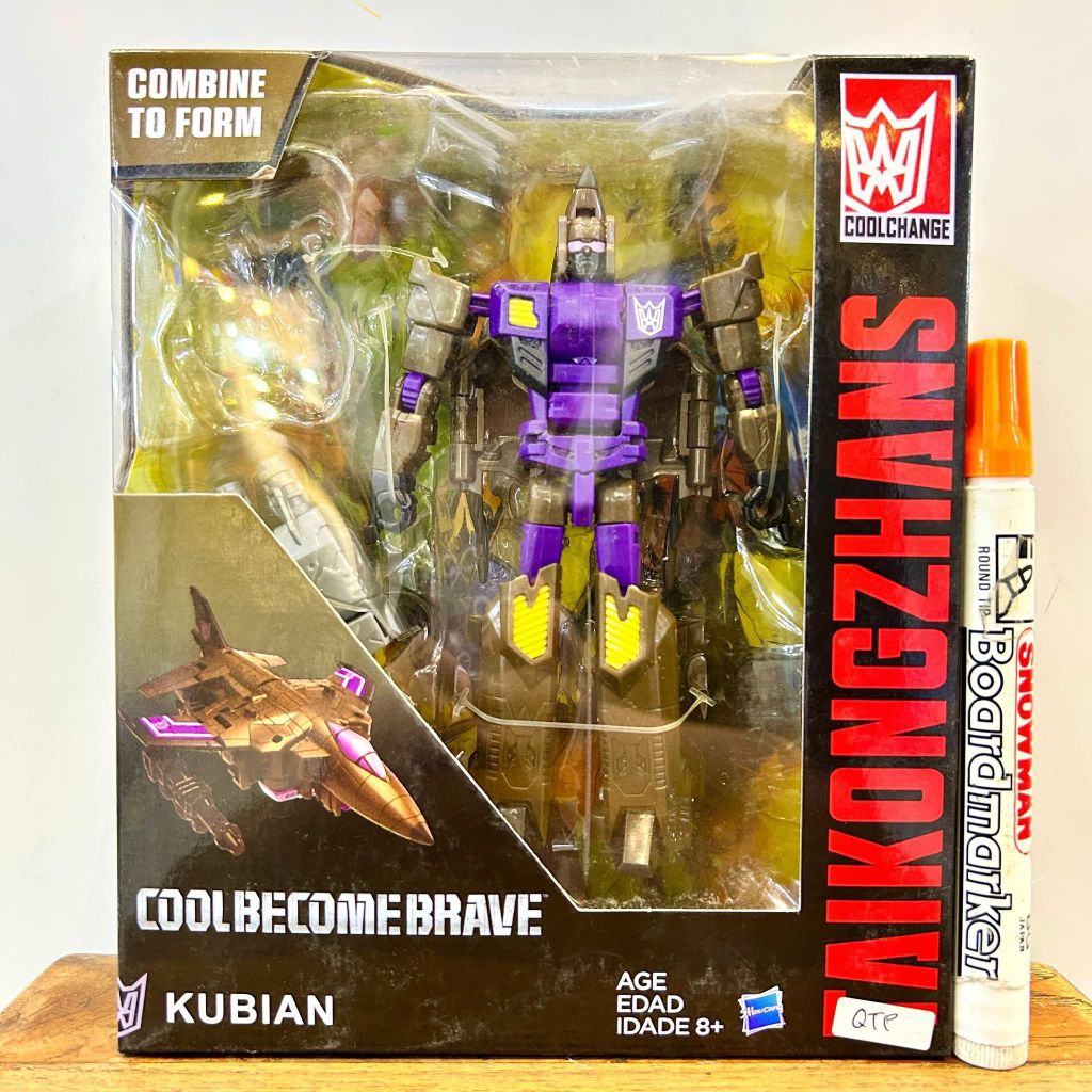 Mainan action figure transformersTransformer deception vortexCoolbecomebrave 
decepticon vortex 
Tai