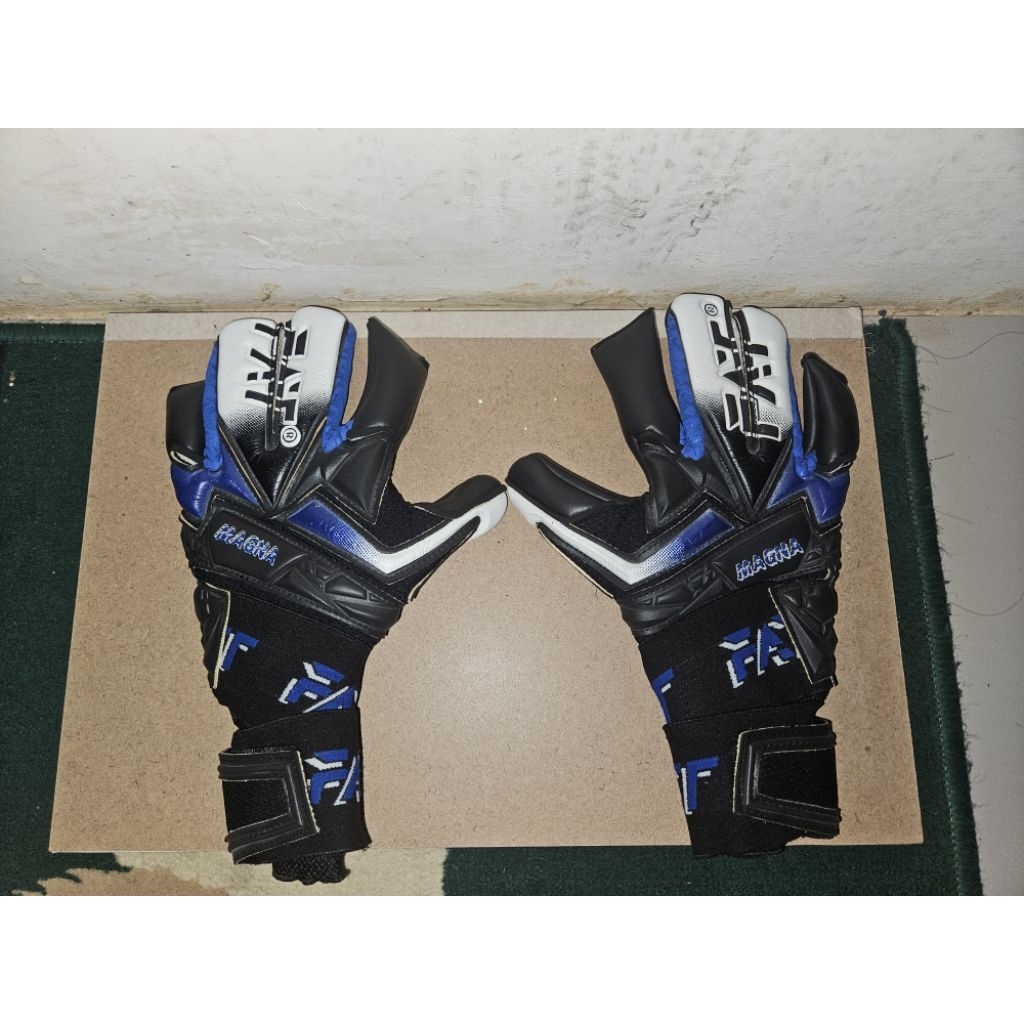 Sarung tangan kiper FAT magna New size 10