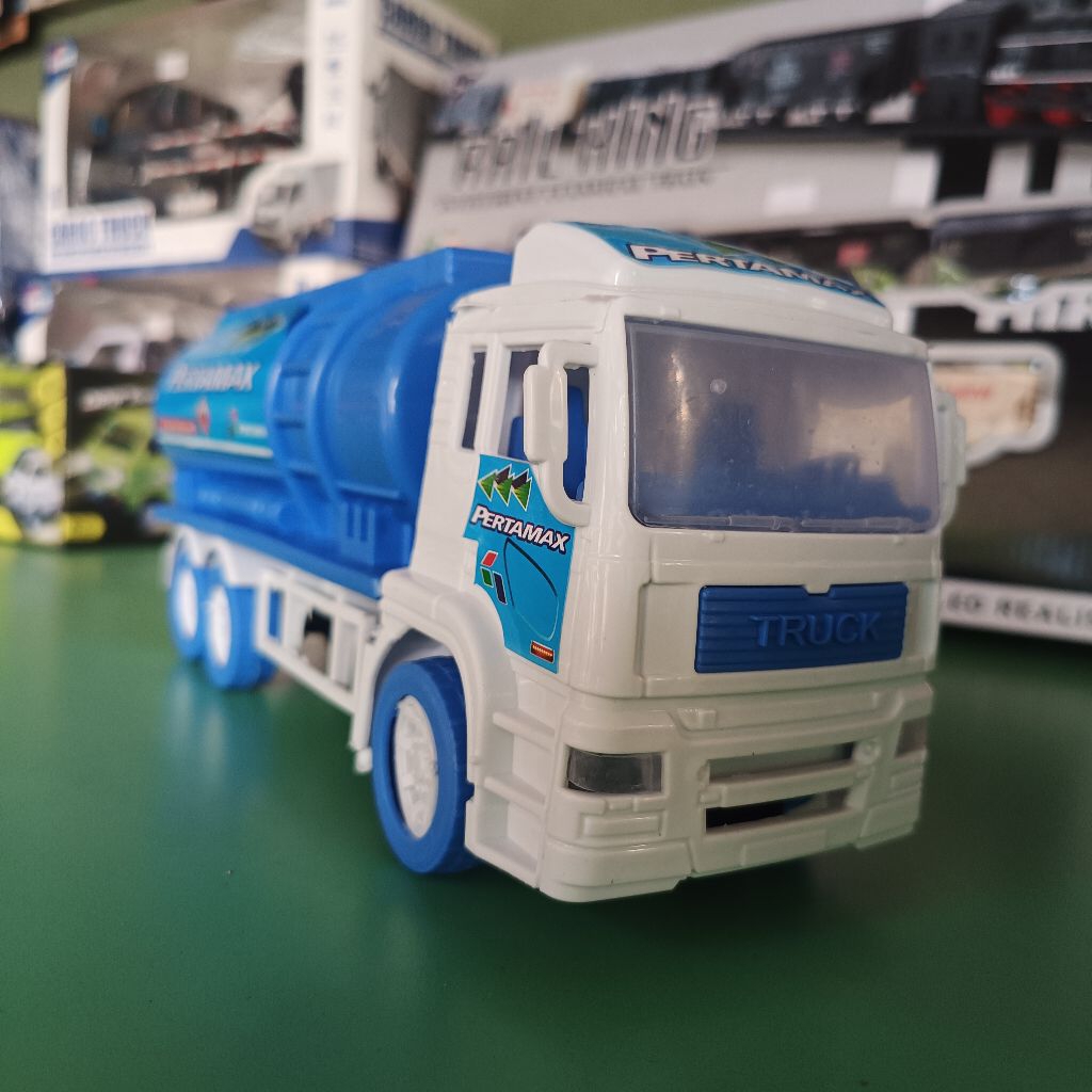 Mainan Anak Laki Laki / Mainan Truk Tangki Pertamina ST 2060
