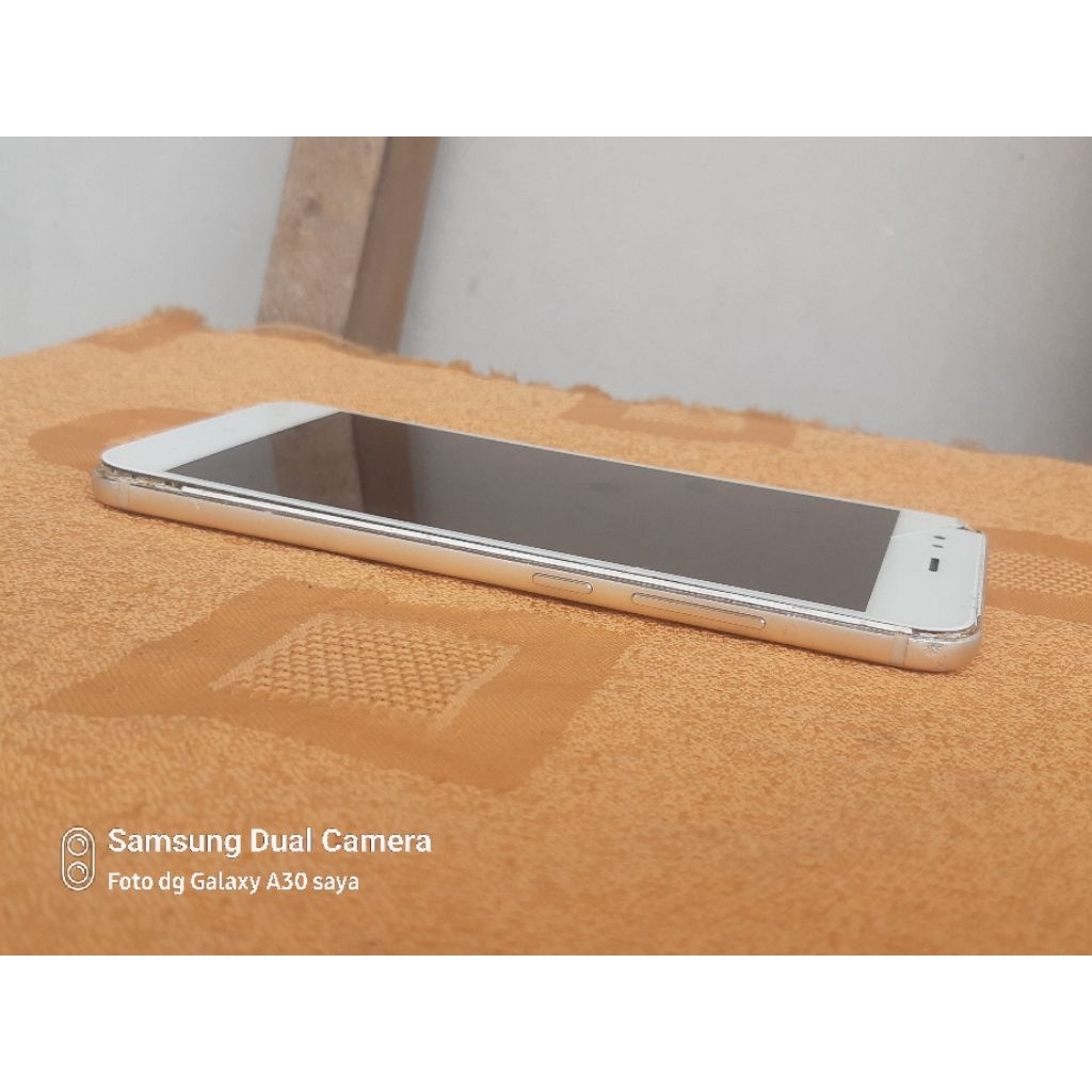 Hp Xiaomi Mi A1 ( Mi 5X ) minus LCD pecah, dicas tidak bisa