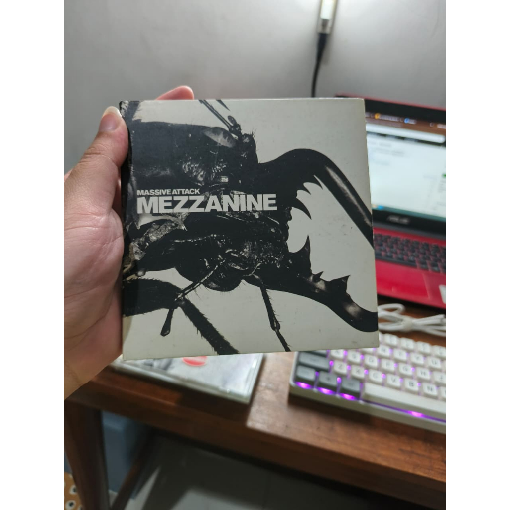 CD Massive Attack – Mezzanine (1998/EU Press/Cardboard Sleeve) (BACA DESKRIPSI)